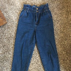 NWOT F21 High Rise Boyfriend Jeans